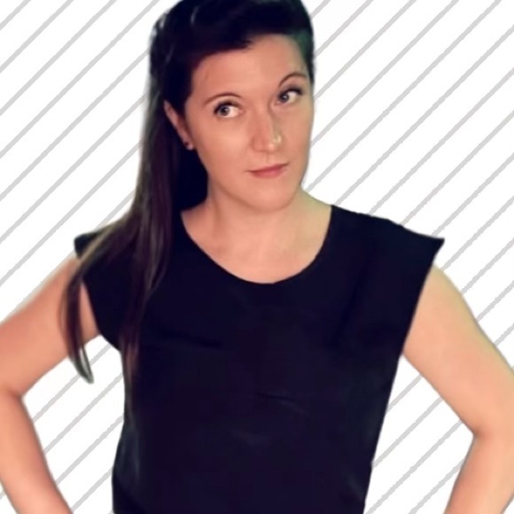 Hi! I’m Victoria. - Picture 1 of 1